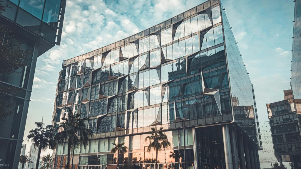 Dual License Explained: When a UAE Free Zone Company Can Legally Trade on the Mainland